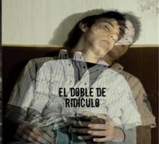 El marido bebe con el mismo amigo